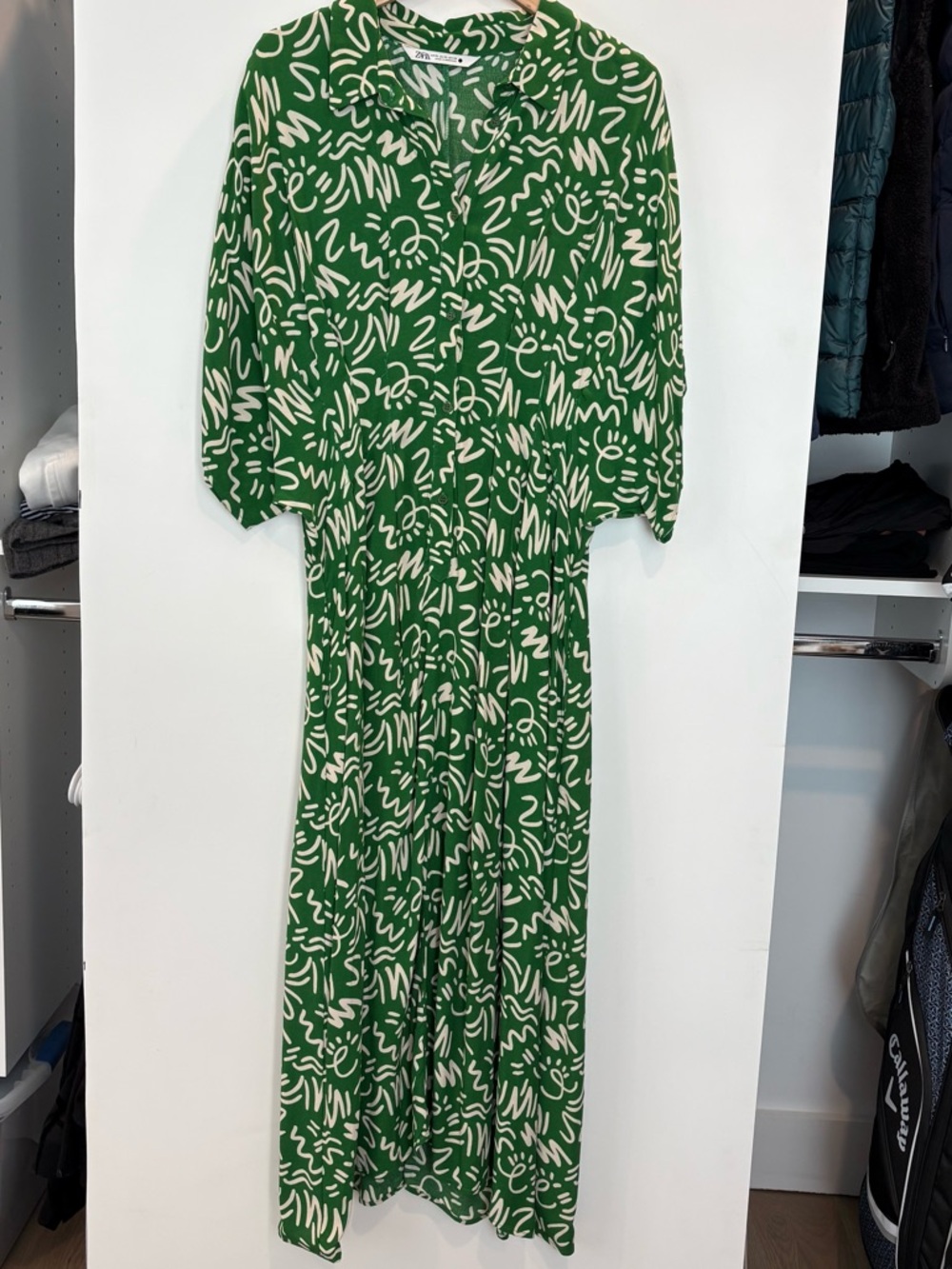 Zara Green maxi dress with Cream Abstract Motif. Size XL